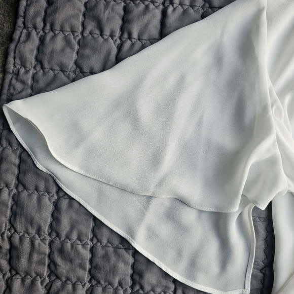 TAHARI white blouse Size M - Picture 4 of 8